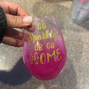 Slate Brand Sparkle Wine Glass 🍷